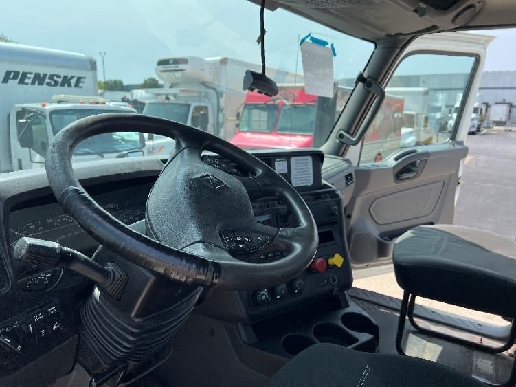 2018 International LT — photo 10