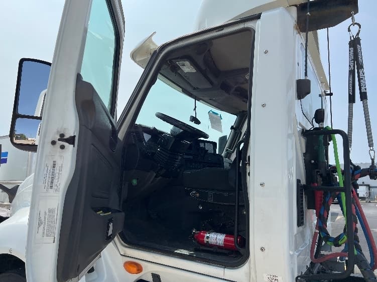 2018 International LT — photo 9