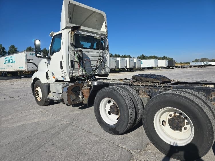 2018 International LT — photo 5