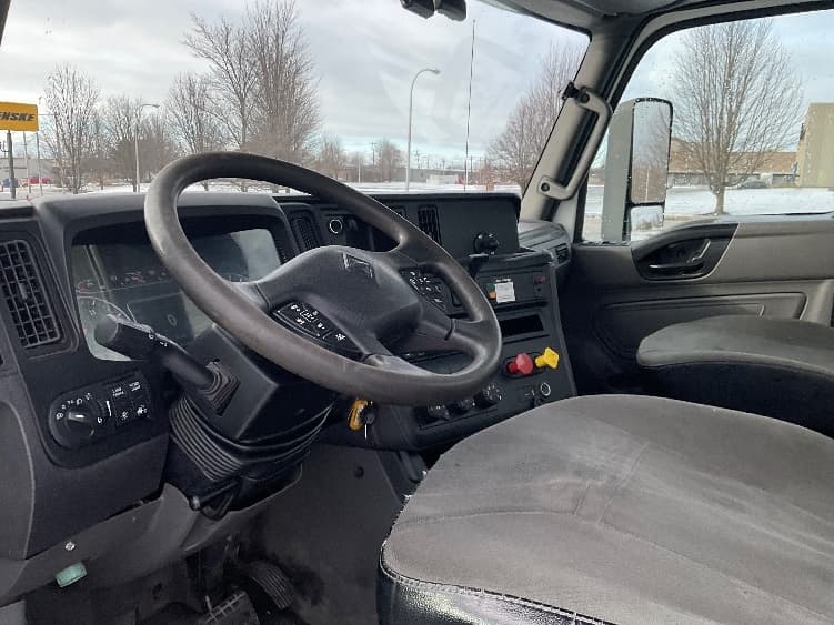 2018 International LT — photo 10