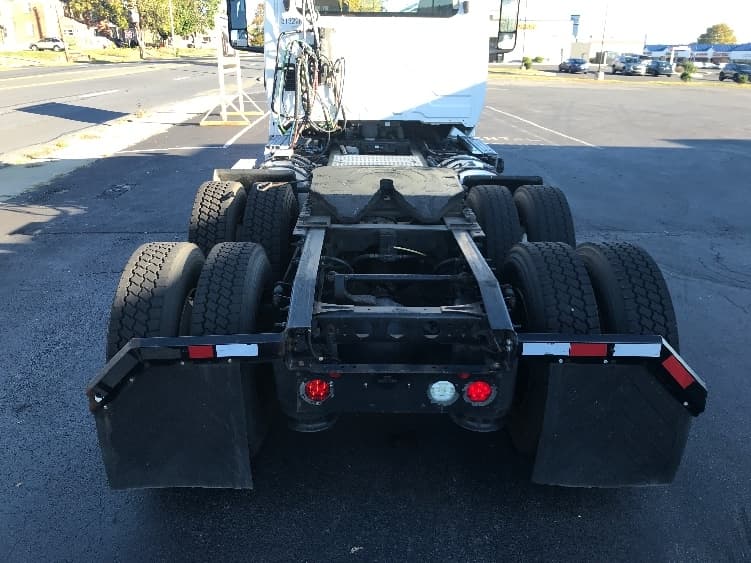 2018 International LT — photo 6