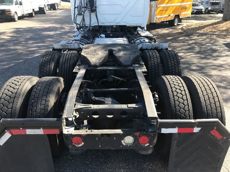 2018 International LT — photo 6