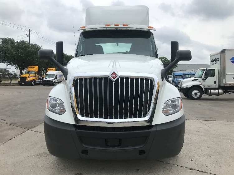 2018 International LT — photo 2
