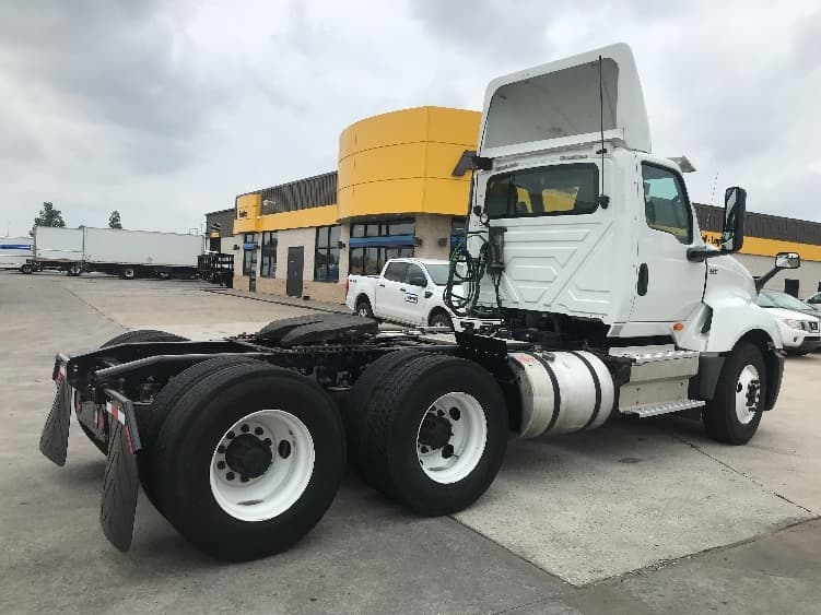 2018 International LT — photo 7