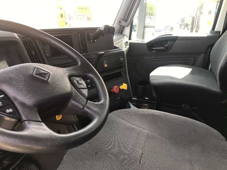 2018 International LT — photo 10