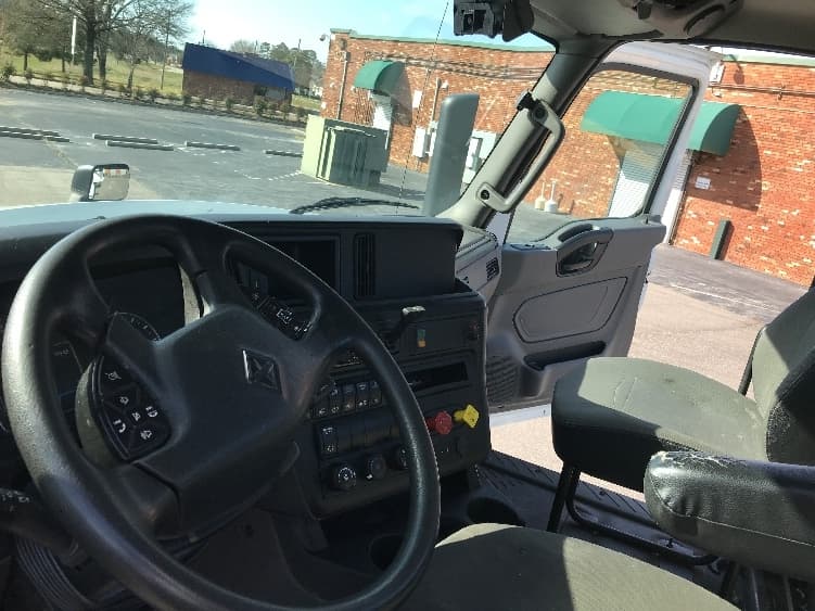 2018 International LT — photo 10