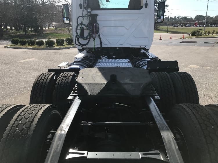 2018 International LT — photo 6