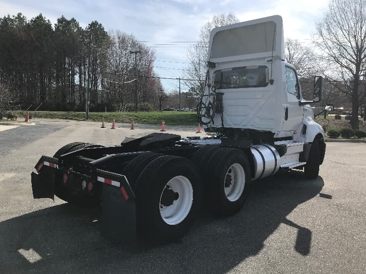 2018 International LT — photo 7