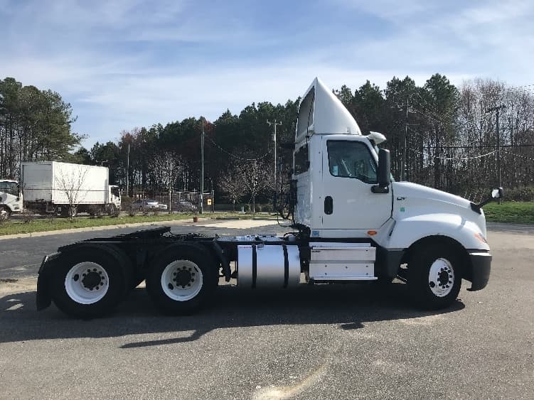 2018 International LT — photo 8