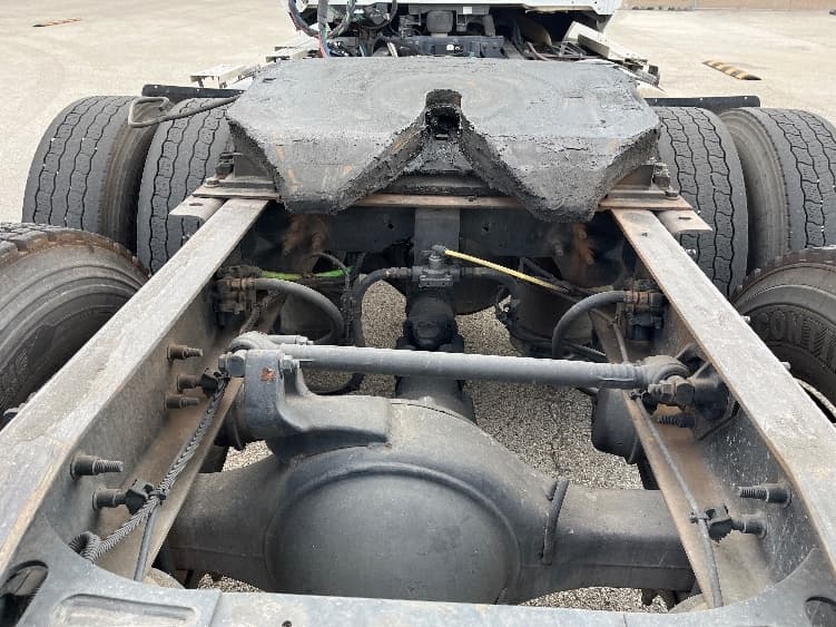 2018 International LT — photo 6