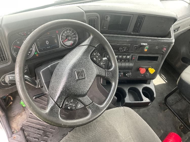 2018 International LT — photo 10