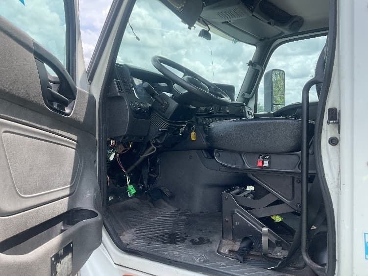 2018 International LT — photo 9