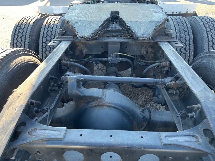 2018 International LT — photo 6