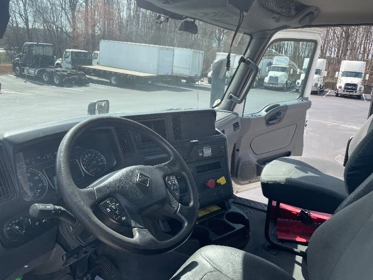 2018 International LT — photo 10