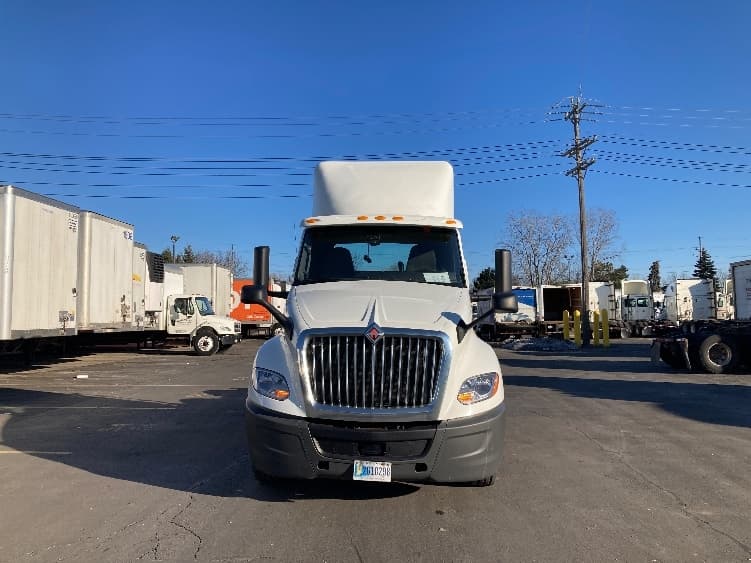 2018 International LT — photo 2