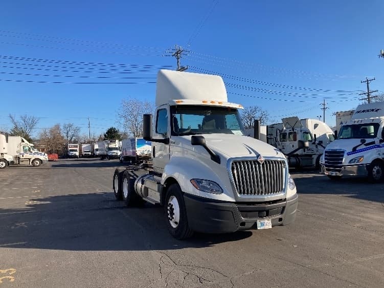 2018 International LT — photo 3