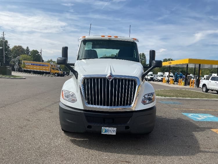 2018 International LT — photo 2