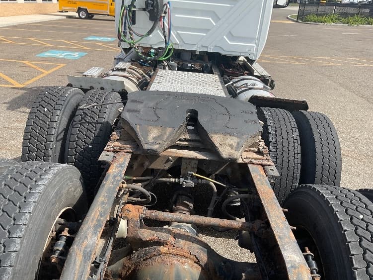 2018 International LT — photo 6