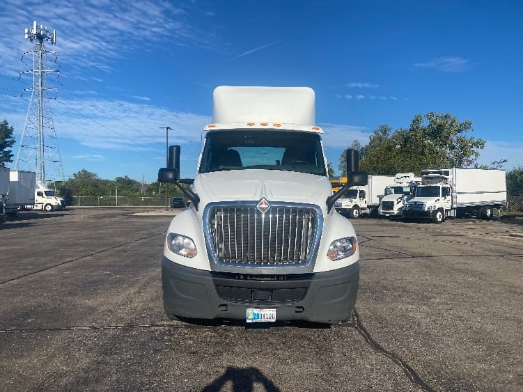 2018 International LT — photo 2