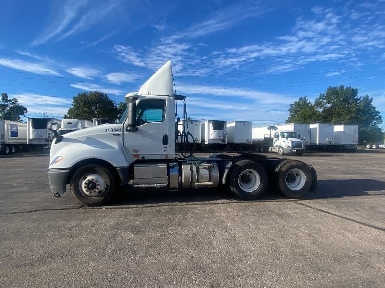 2018 International LT — photo 4