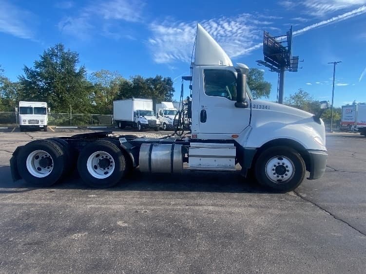 2018 International LT — photo 8