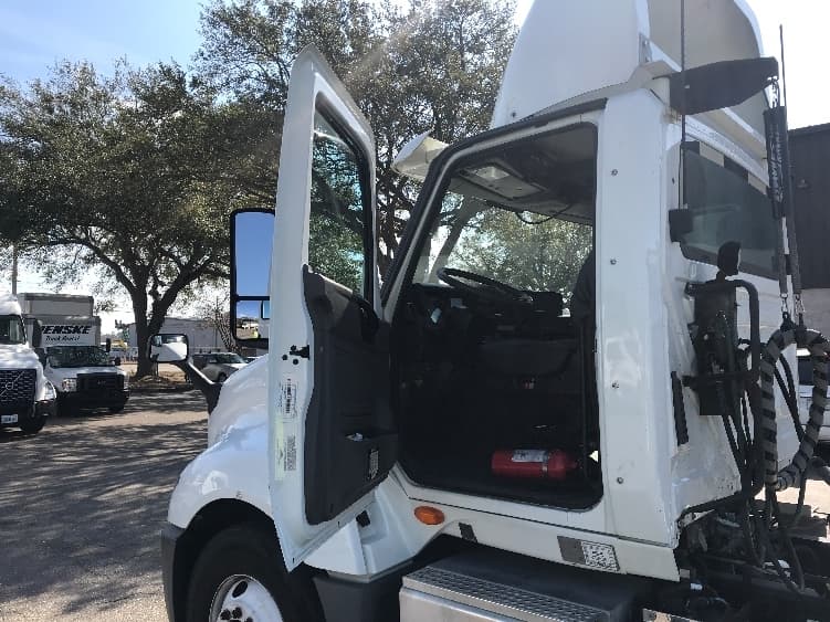 2018 International LT — photo 9