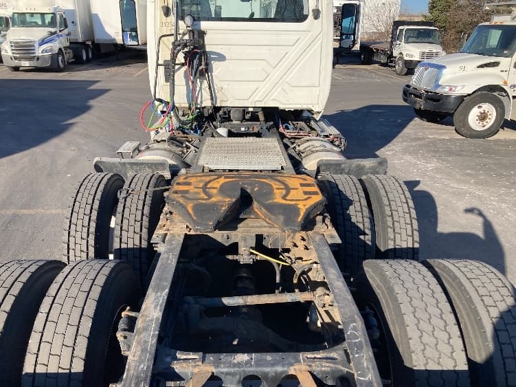 2018 International LT — photo 6