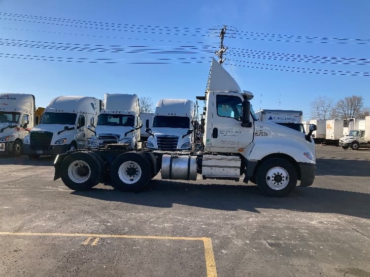 2018 International LT — photo 8