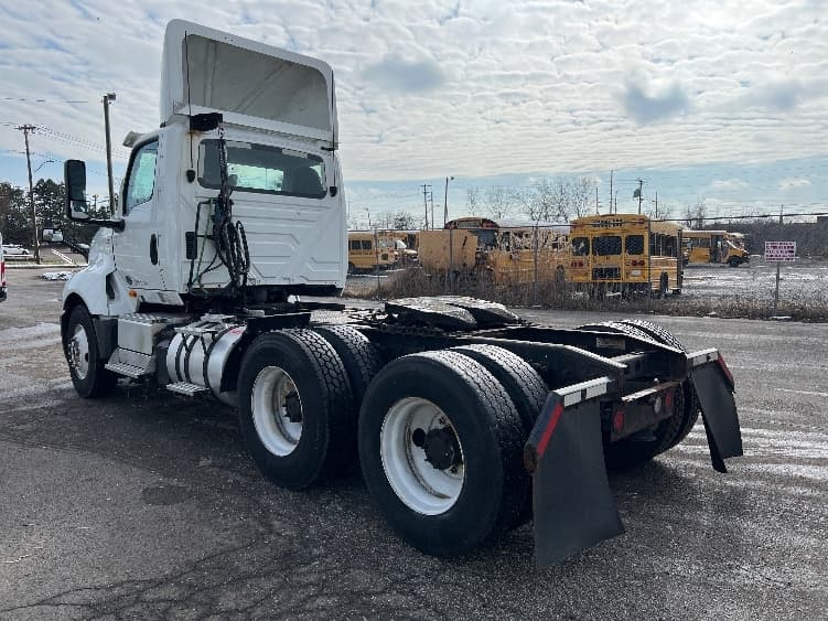 2018 International LT — photo 5