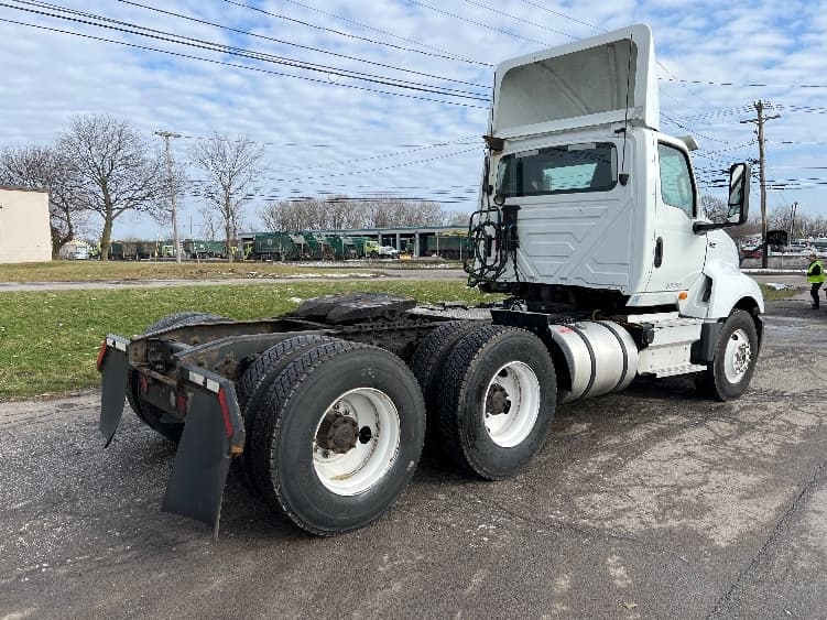 2018 International LT — photo 7