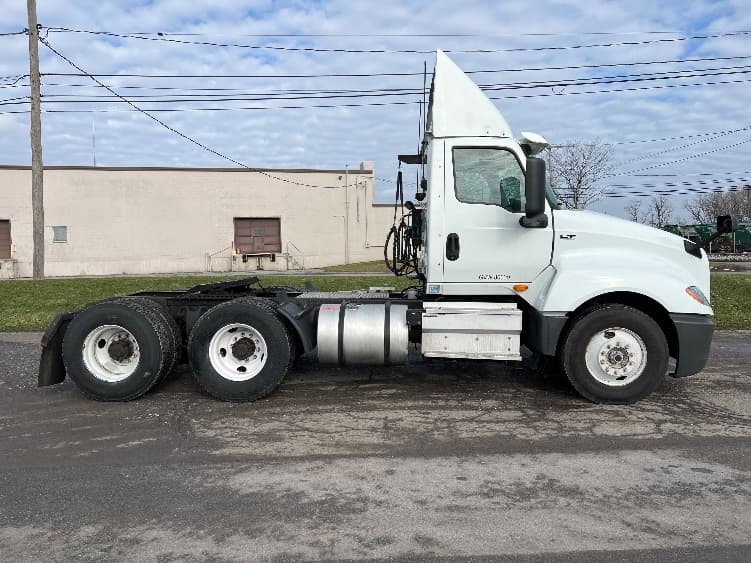 2018 International LT — photo 8