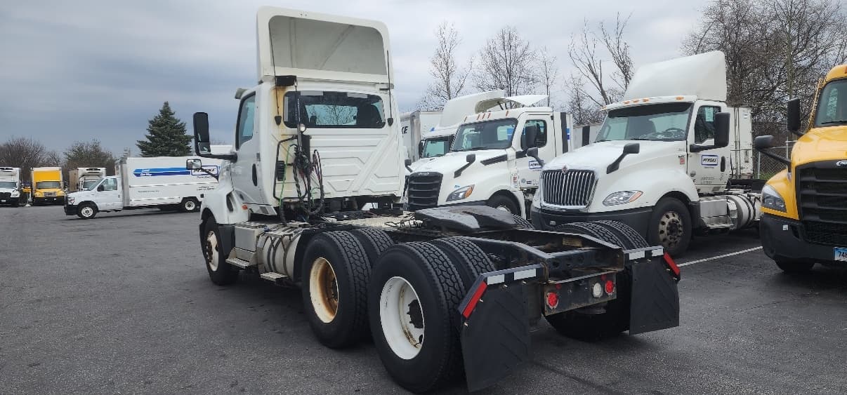 2018 International LT — photo 5