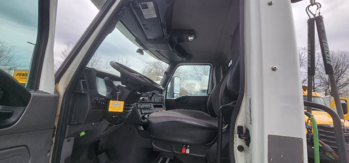 2018 International LT — photo 9