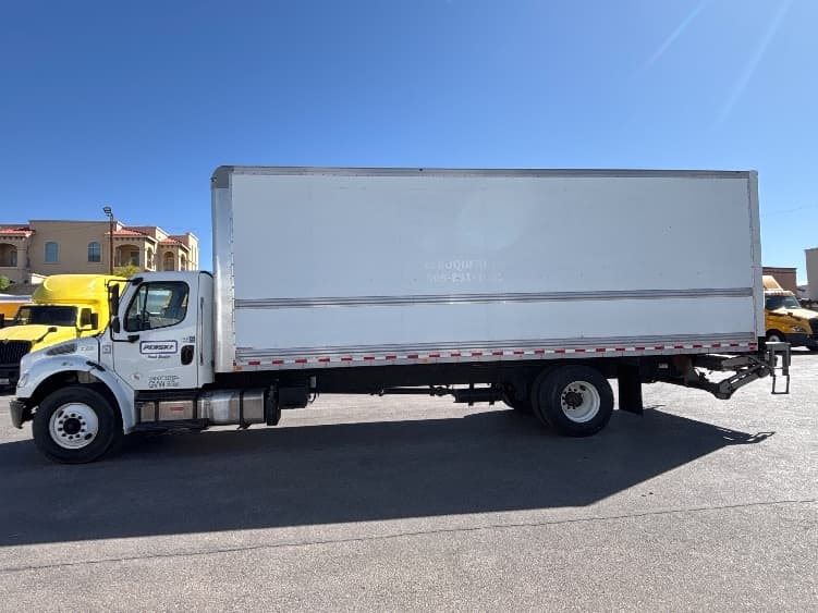 2018 Freightliner M2 106 — photo 4