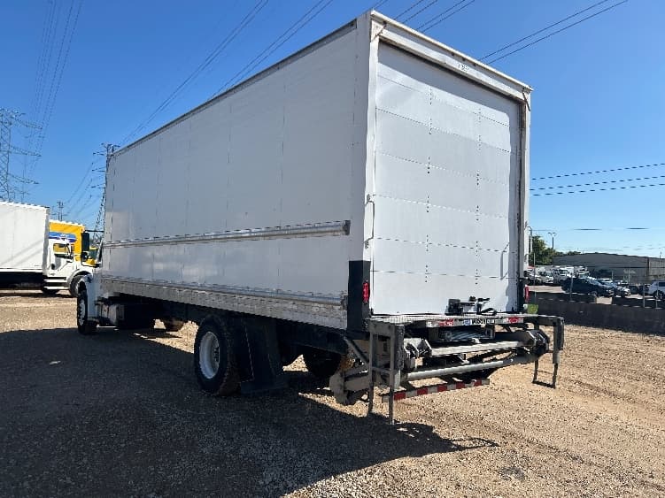 2018 Freightliner M2 106 — photo 6