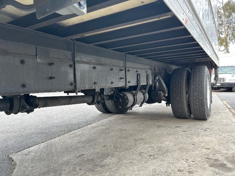 2018 Freightliner M2 106 — photo 5