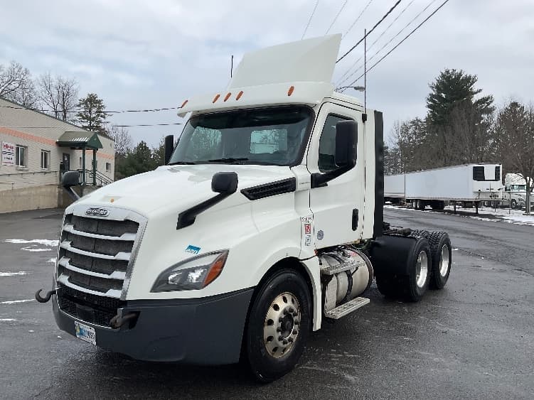 2018 Freightliner Cascadia — photo 2