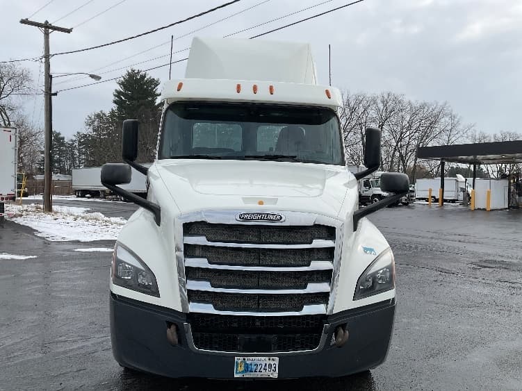 2018 Freightliner Cascadia — photo 3