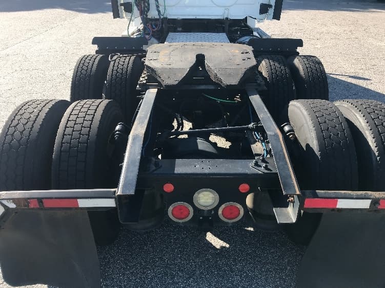 2018 Freightliner Cascadia — photo 6