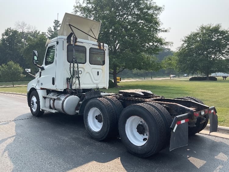 2018 Freightliner Cascadia — photo 5