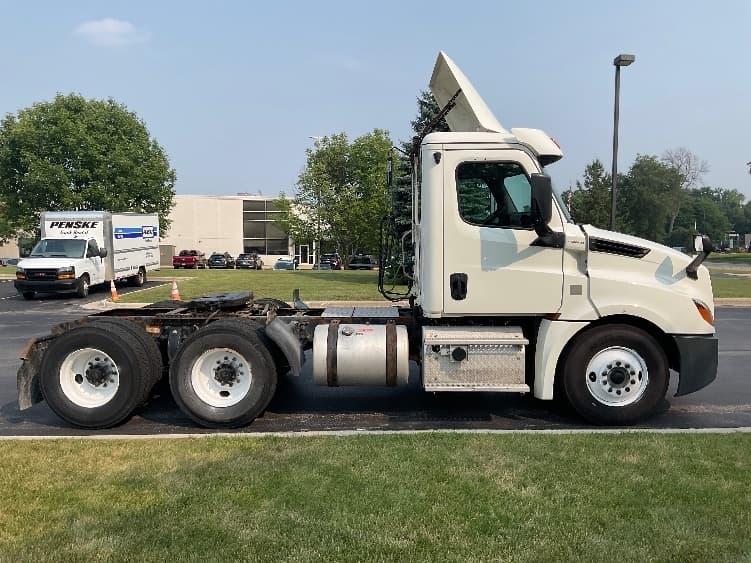 2018 Freightliner Cascadia — photo 8