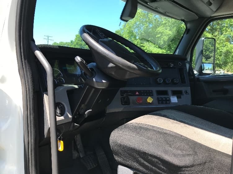 2018 Freightliner Cascadia — photo 10