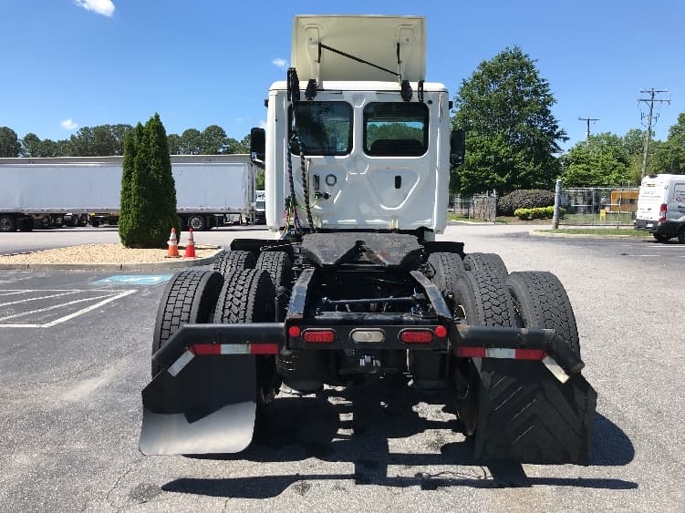 2018 Freightliner Cascadia — photo 6