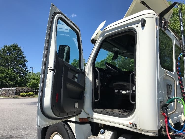 2018 Freightliner Cascadia — photo 9