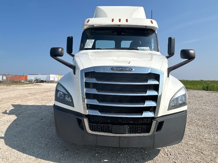 2018 Freightliner Cascadia — photo 2