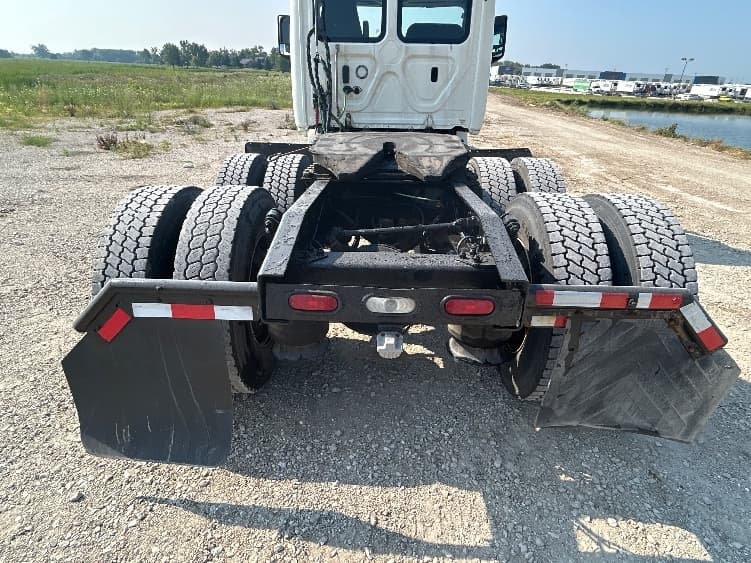 2018 Freightliner Cascadia — photo 6