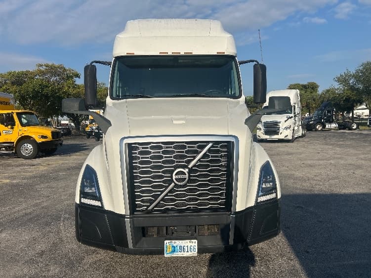 2019 Volvo VNL 760 — photo 2