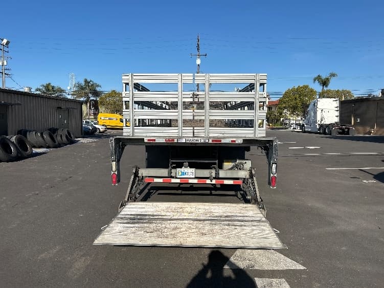 2019 Freightliner M2 106 — photo 9