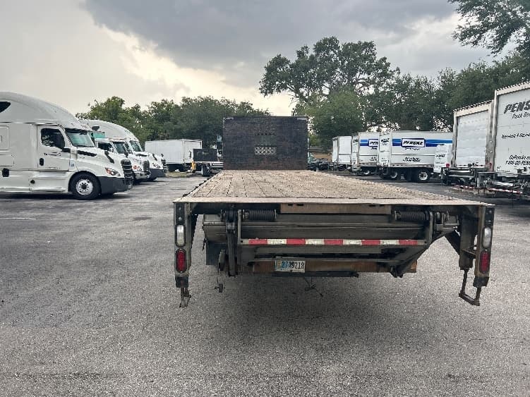 2019 Freightliner M2 106 — photo 7