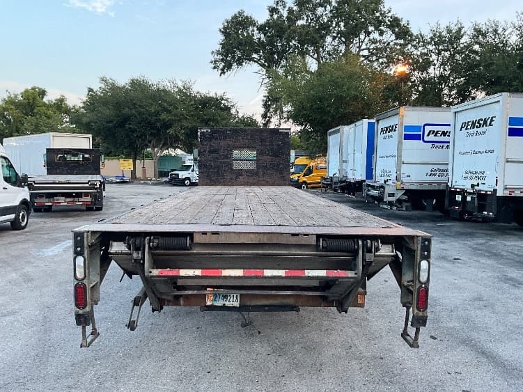 2019 Freightliner M2 106 — photo 8